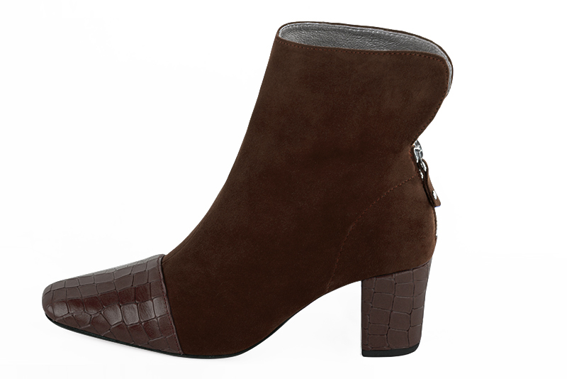 Dark brown women's ankle boots with a zip at the back. Square toe. Medium block heels. Profile view - Florence KOOIJMAN